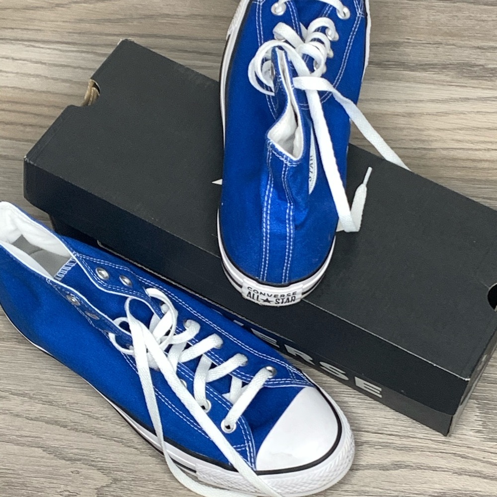 Blue converse